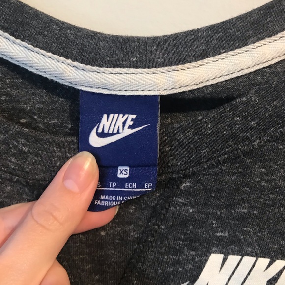 nike crewneck! - Picture 3 of 3